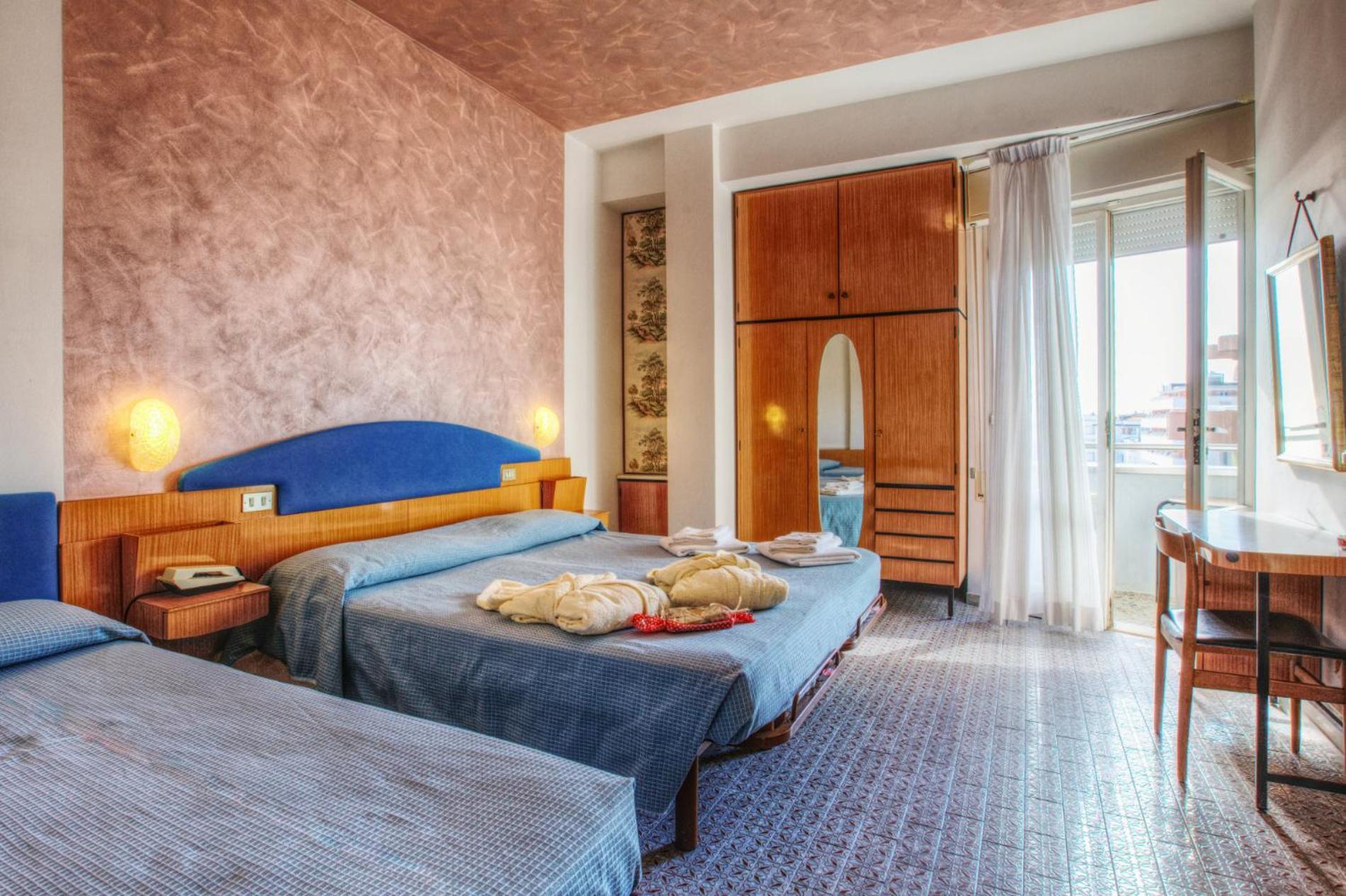 Hotel Capitol Гаттео-а-Маре Номер фото